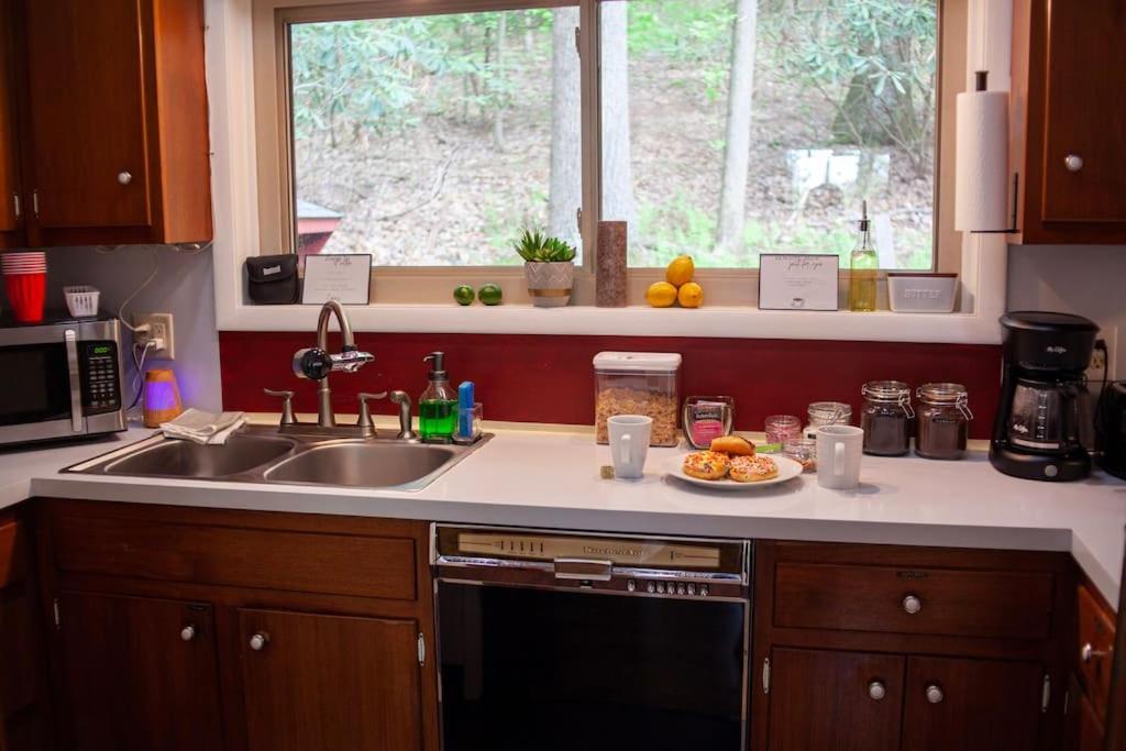 Modern Cabin With Hot Tub Grill Lake Beach Wineries Hiking Fishing And Hershey Park Family And Pet Friendly Superhosts On Ab&B Mount Gretna Exterior foto