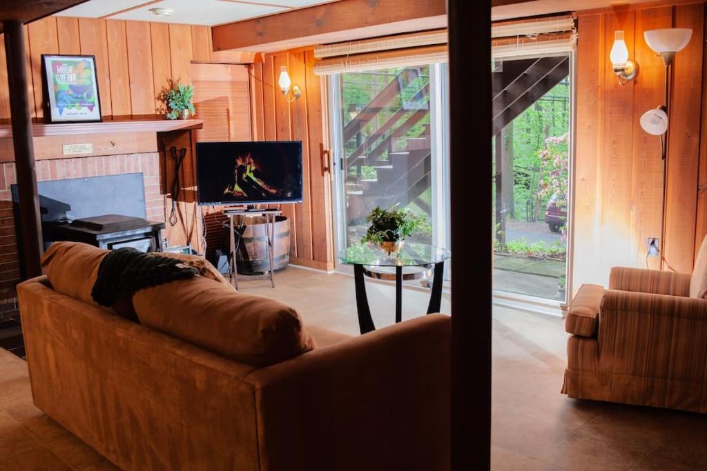 Modern Cabin With Hot Tub Grill Lake Beach Wineries Hiking Fishing And Hershey Park Family And Pet Friendly Superhosts On Ab&B Mount Gretna Exterior foto